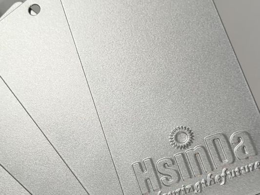 Revêtement en poudre métallique électrostatique avec résistance à la corrosion et aux UV pour peinture automobile et bâtiment