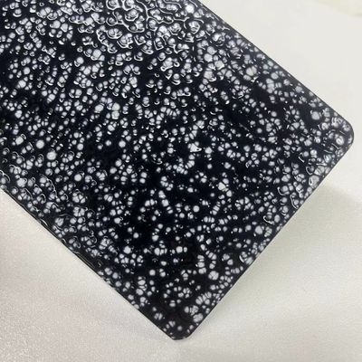 Revêtement en poudre électrostatique à haute friction et à haute adhérence avec une couverture de surface améliorée pour l'éclairage