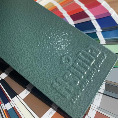 Super durable Tone de marteau vert Polyester époxy en poudre de revêtement de peinture à pulvériser 8-10 Années de revêtement en métal extérieur pour bateaux